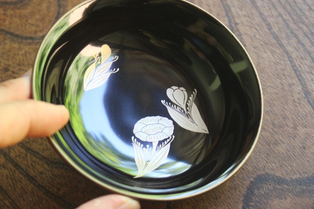 ばら売り可！時代金縁黒漆に優美な草花蒔絵の映える小皿7点（検輪島塗蒔絵皿菓子皿