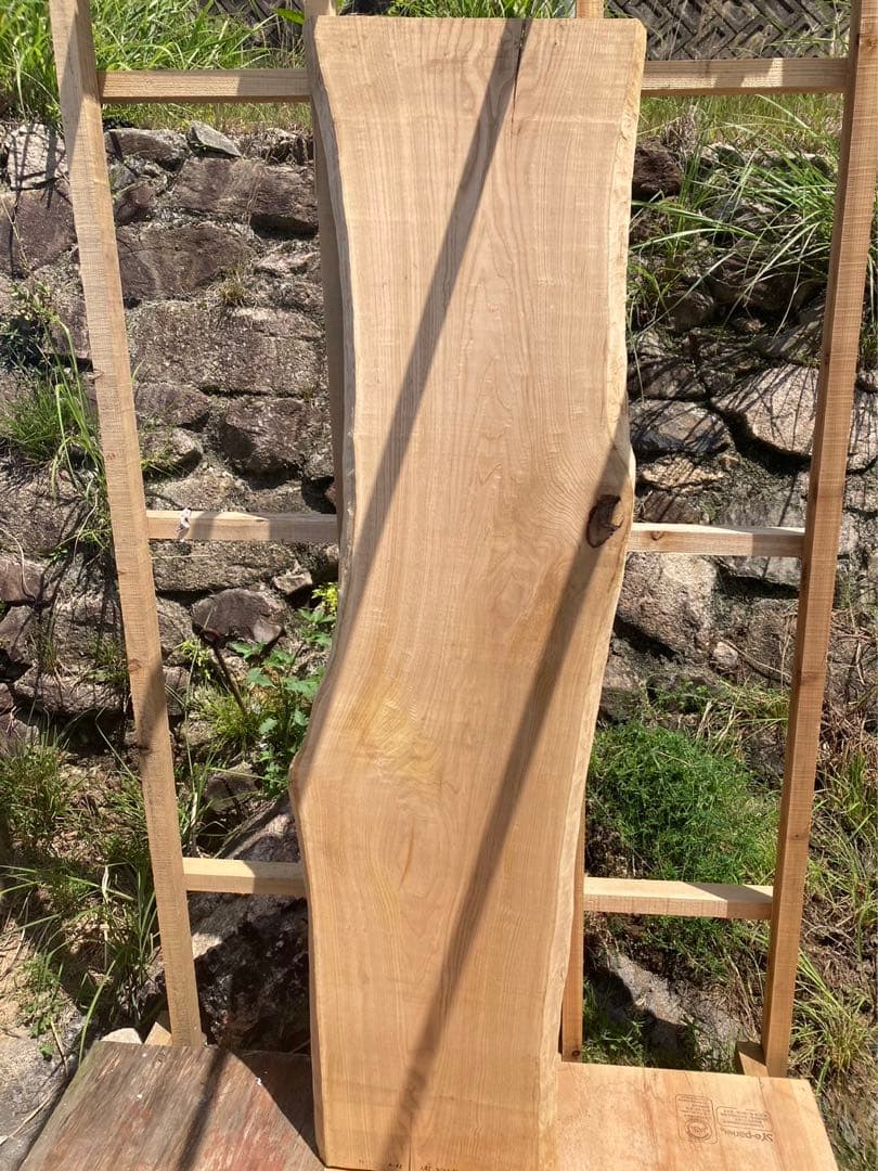 栗一枚板②　ダイニングテーブルやカウンターなどに