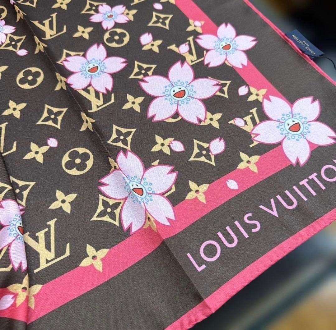 【今晩限り価格】ノベルティ LV 村上隆デザイン 春先取り スカーフ 大判