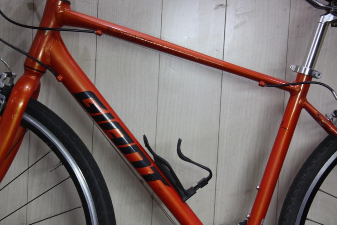 GIANT ESCAPE R3 700C 24速 470mm オレンジ色 クロス