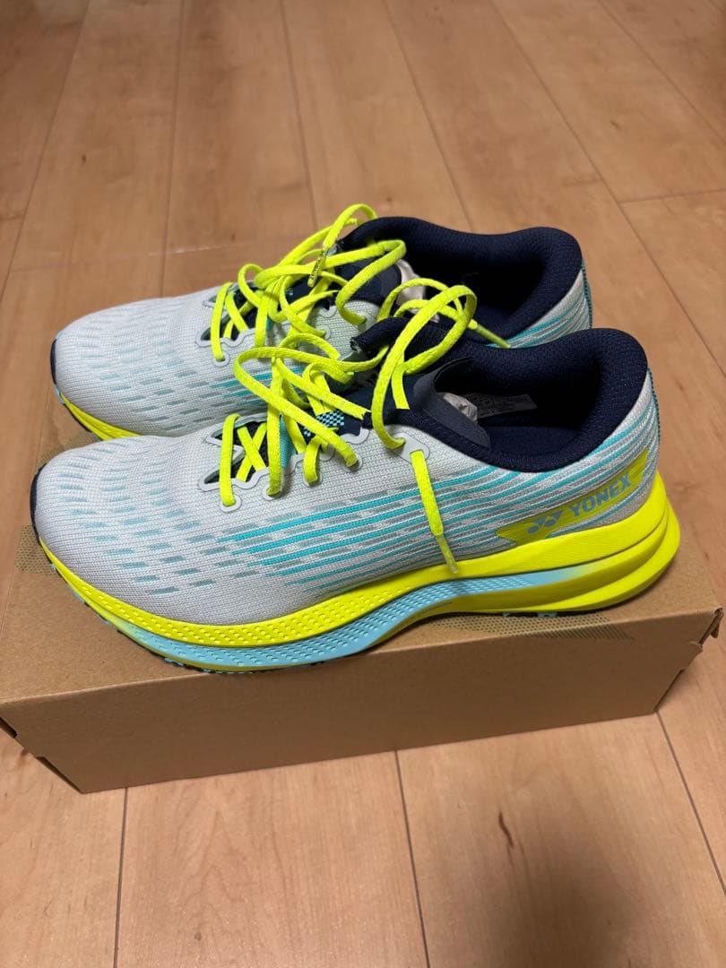 ヨネックス　カーボンクルーズSRメン. SHRSR1M 新品