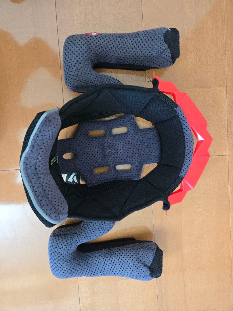 Airoh (アイロー) Aviator 3 Spin カーボンヘルメット