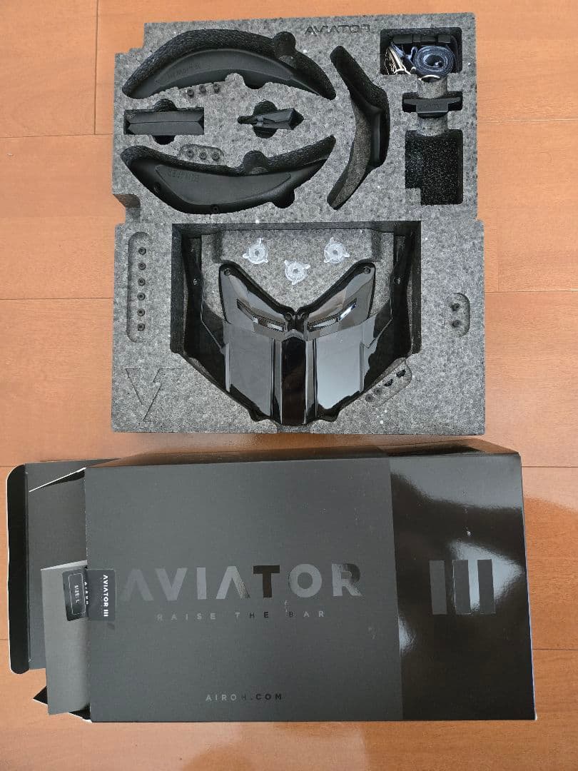 Airoh (アイロー) Aviator 3 Spin カーボンヘルメット