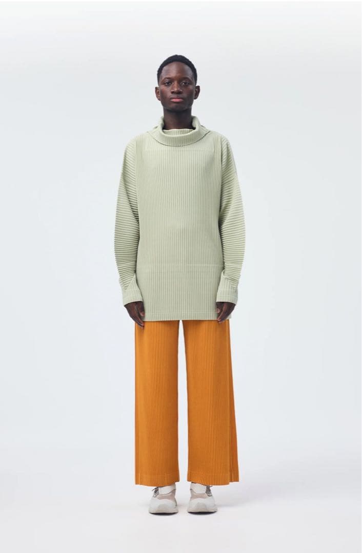 ISSEY MIYAKE 25年　10月　プリーツ　オーバートップス