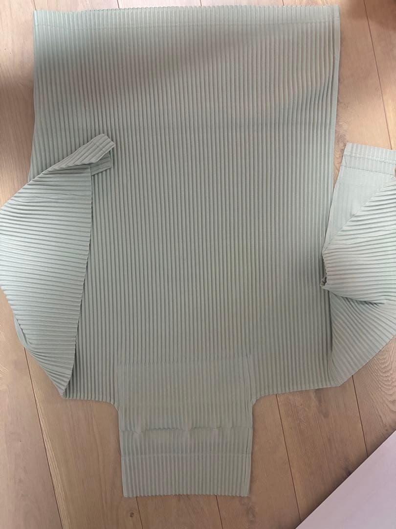 ISSEY MIYAKE 25年　10月　プリーツ　オーバートップス