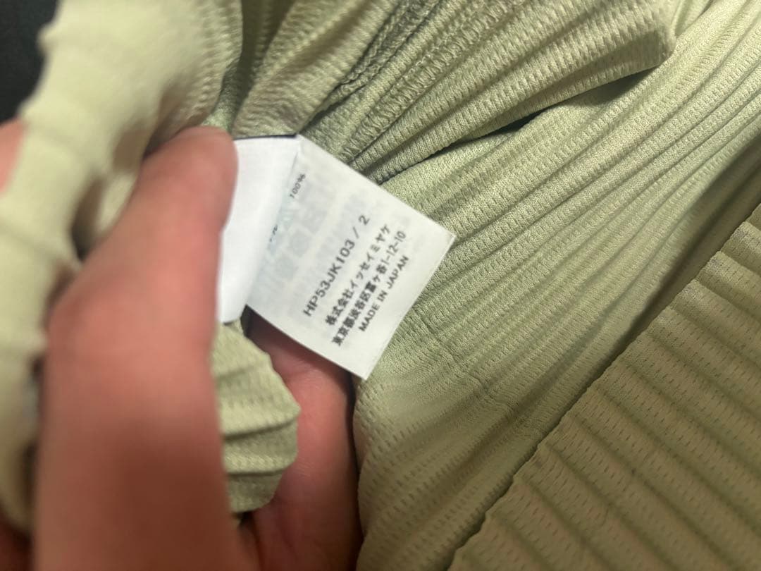 ISSEY MIYAKE 25年　10月　プリーツ　オーバートップス