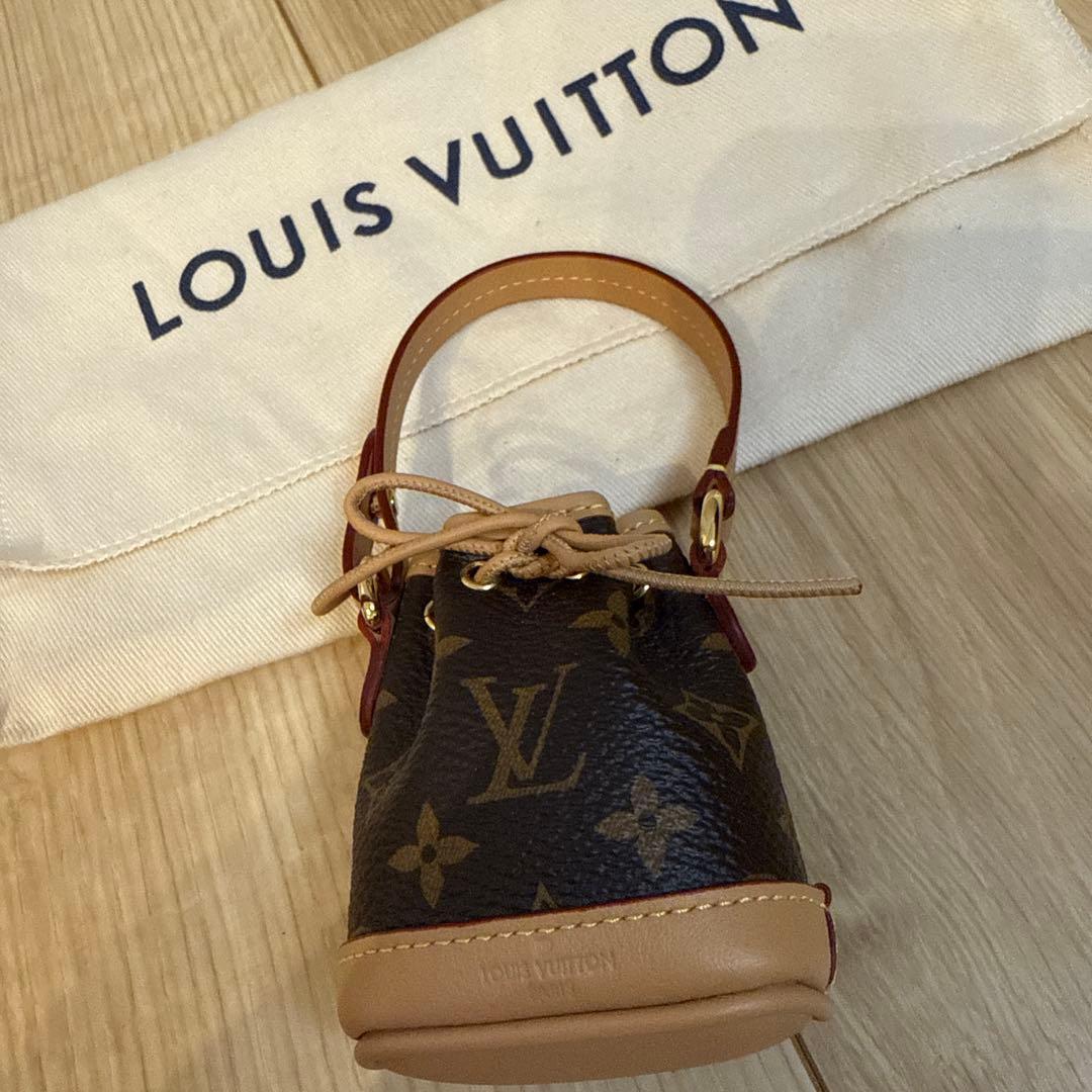 ルイヴィトン　チャーム