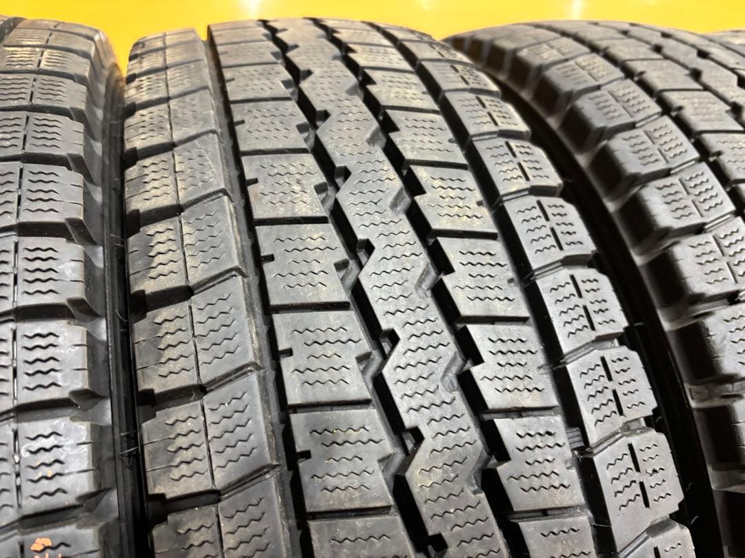 DUNLOP スタンドレスタイヤ 215/70R17.5 6本セット2021年製