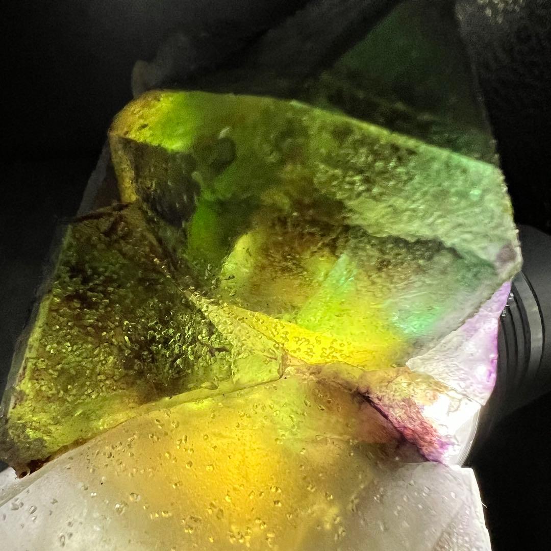 ナミビア　エロンゴ産　クォーツ共生フローライト　キャビネットサイズ