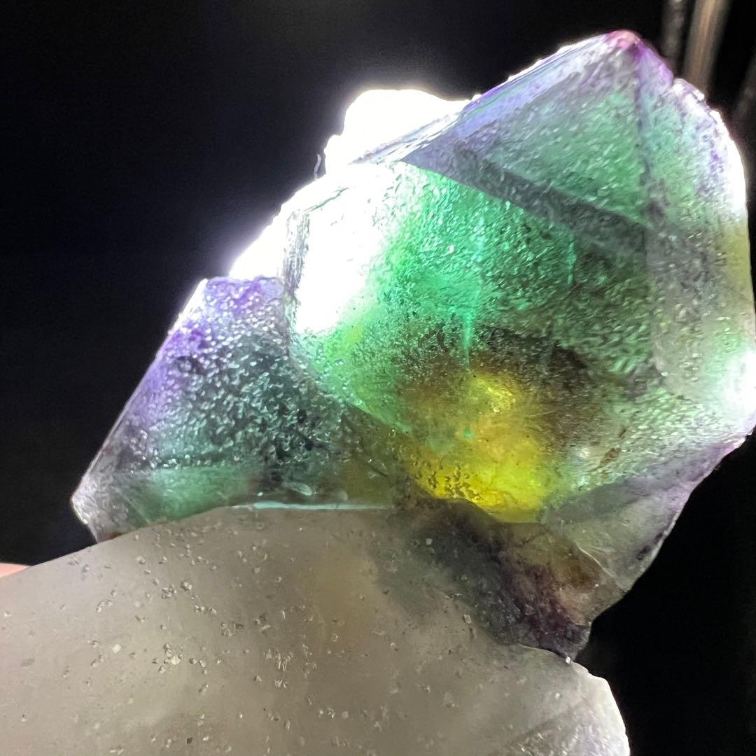 ナミビア　エロンゴ産　クォーツ共生フローライト　キャビネットサイズ