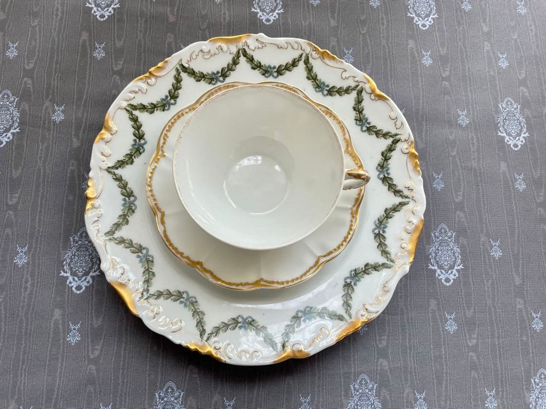 アビランド　リモージュ　金彩ガーランドのトリオ　ペア