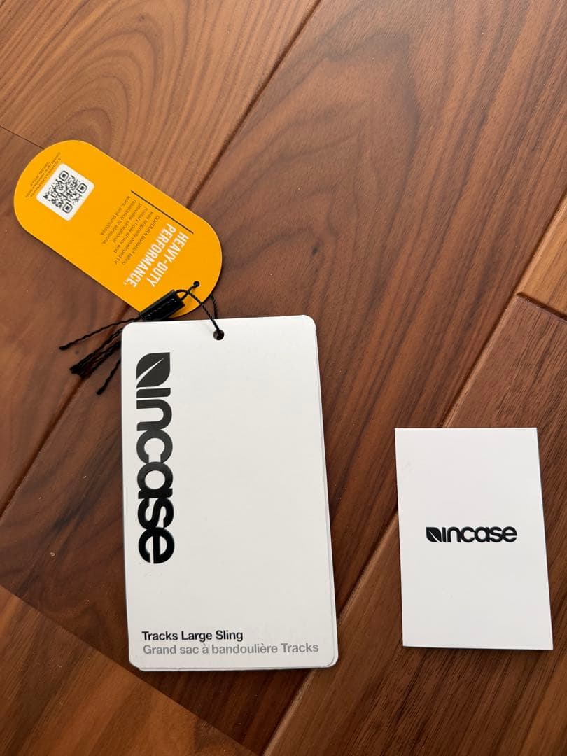 キョンシー　Incase Tracks Sling 7L