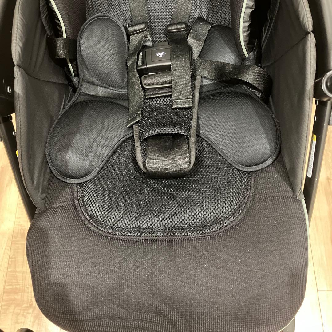 【美品】アップリカ ベビーカー ラクーナクッションAD 限定品 グリーン