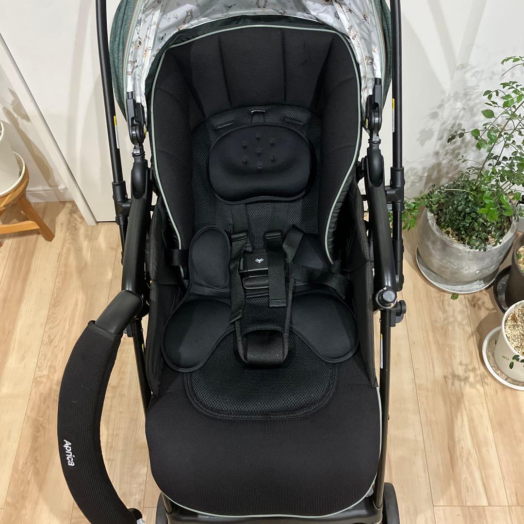【美品】アップリカ ベビーカー ラクーナクッションAD 限定品 グリーン