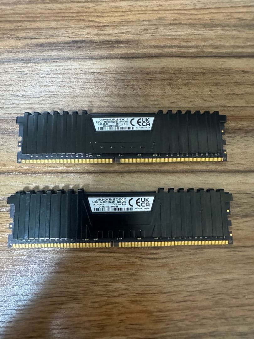 CORSAIR VENGEANCE DDR4 64GB(32GBx2)メモリ