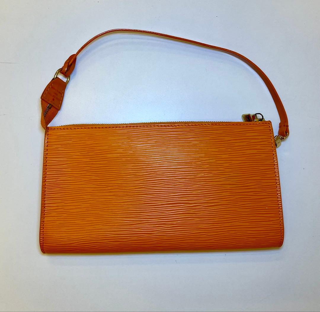 Louis Vuitton ルイヴィトン　エピ　レザーポーチ　オレンジ