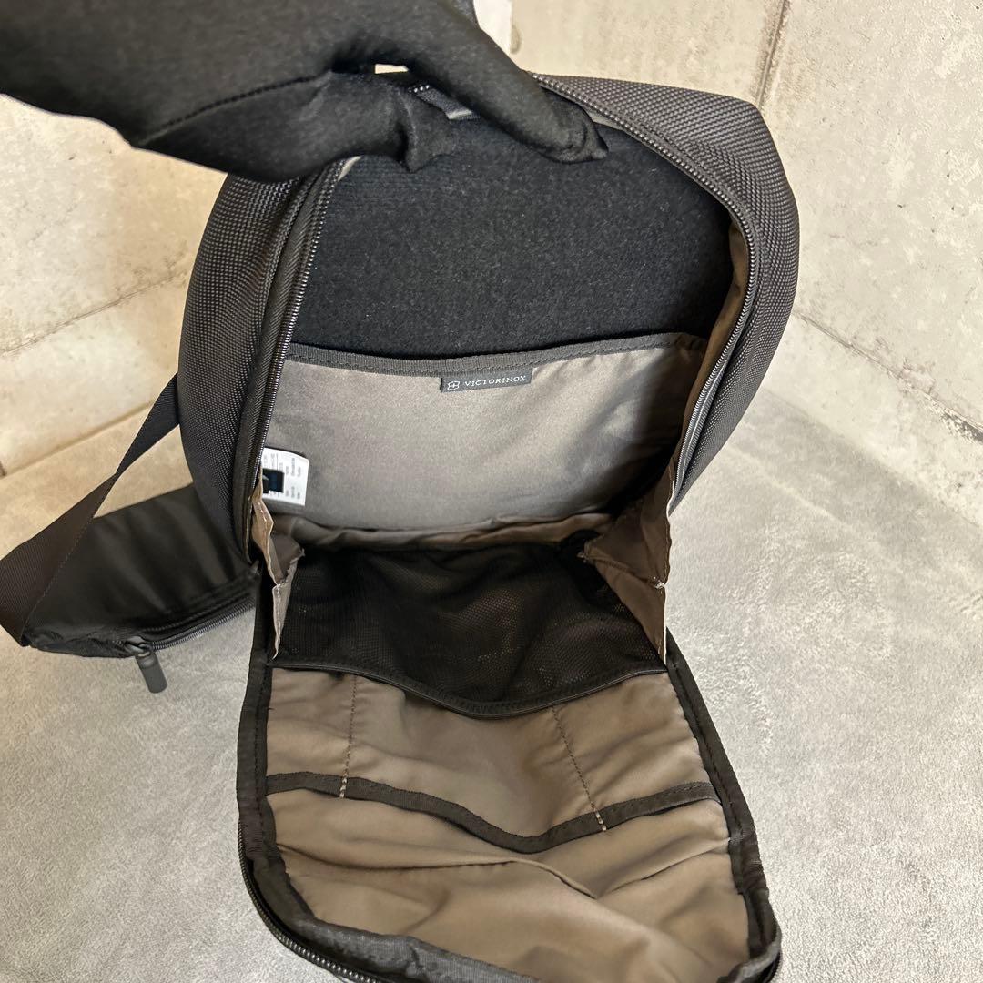 ❤️新品未使用❤️Victorinox ❤️ボディバッグ タブレットスリング 黒軽い