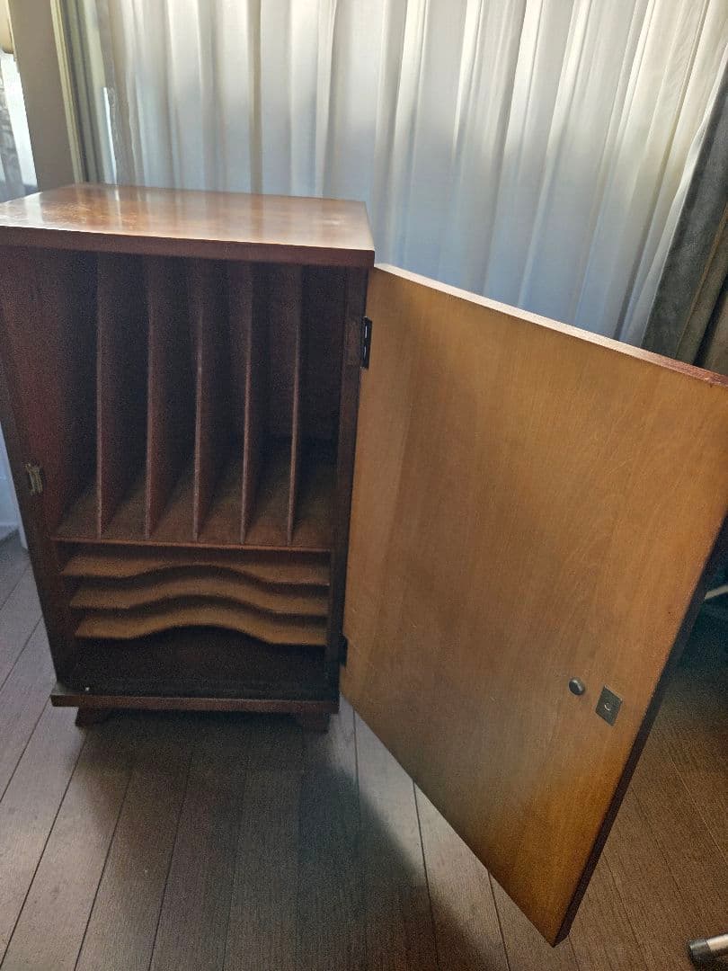 レコード収納キャビネット　レトロ 木製 収納 キャビネット 扉 整理箪笥