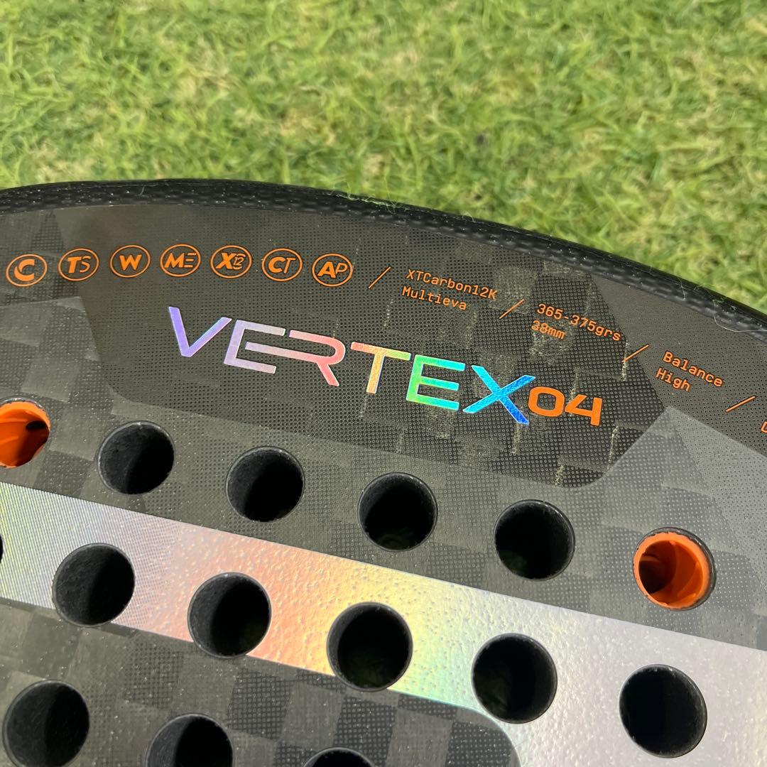 大幅値下！Bullpadel VERTEX 04 パデルラケット　2025