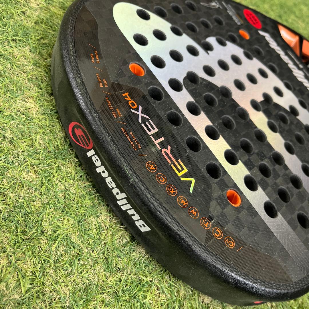 大幅値下！Bullpadel VERTEX 04 パデルラケット　2025