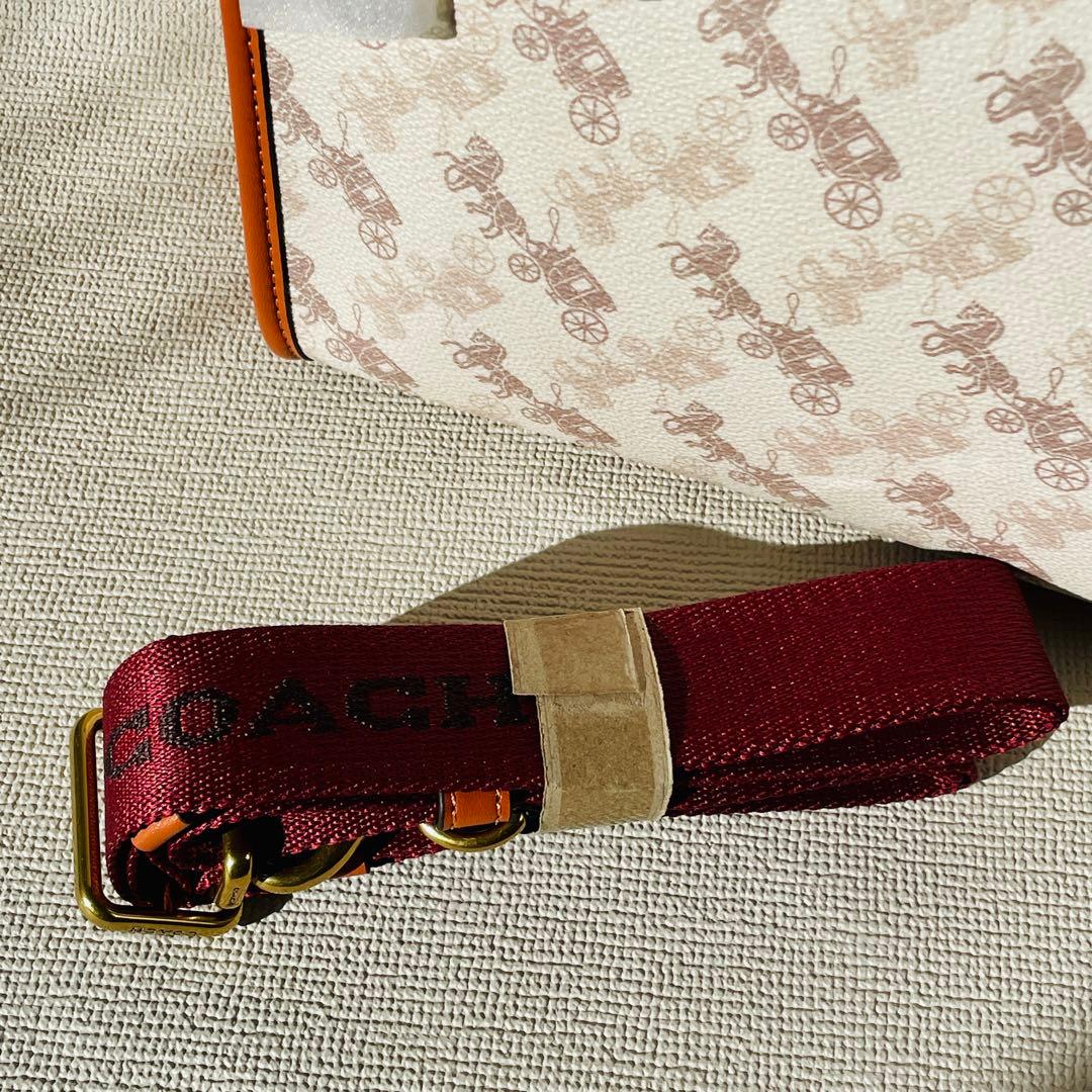 タグ違い　新品　Coachエース トート 26・ホースプリント CR680