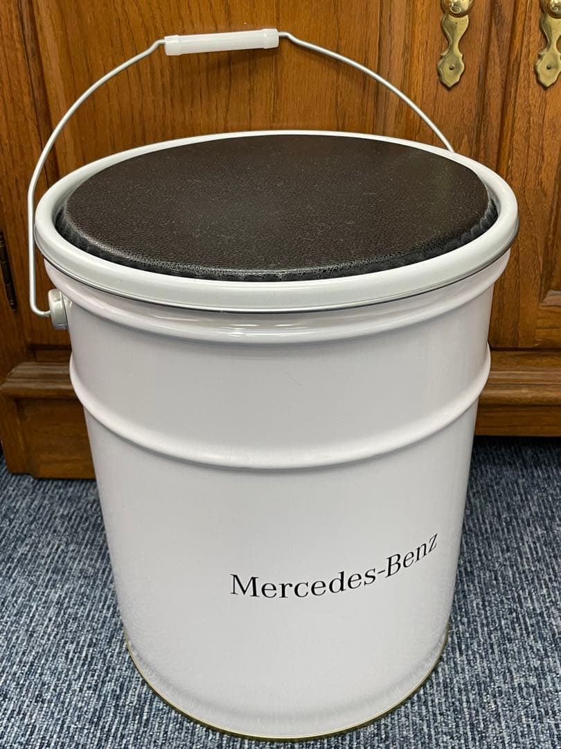 Mercedes-Benz メルセデスベンツのペール缶、ホワイト、新品未使用