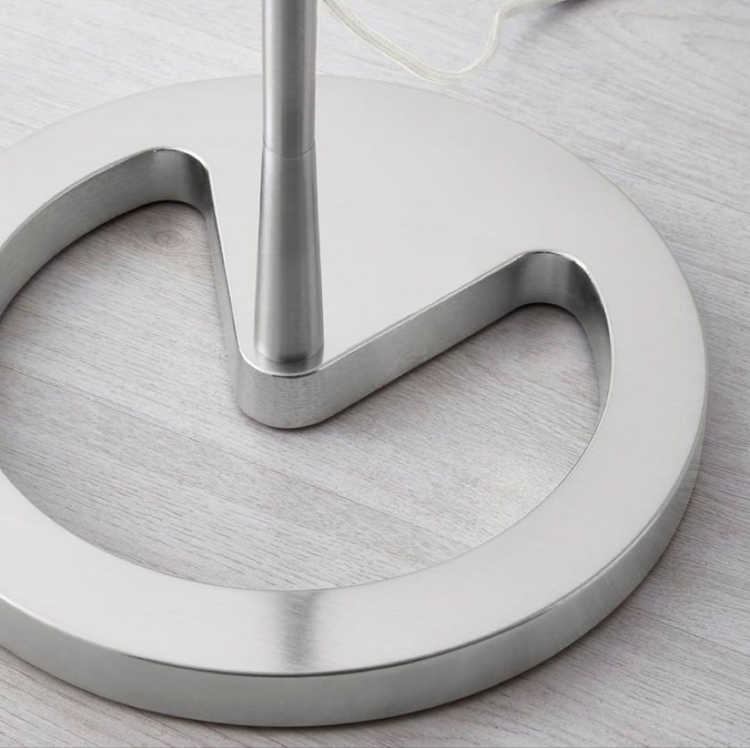 IKEAフロアランプNYFORSニーフォルス ニッケルメッキ LED電球付き
