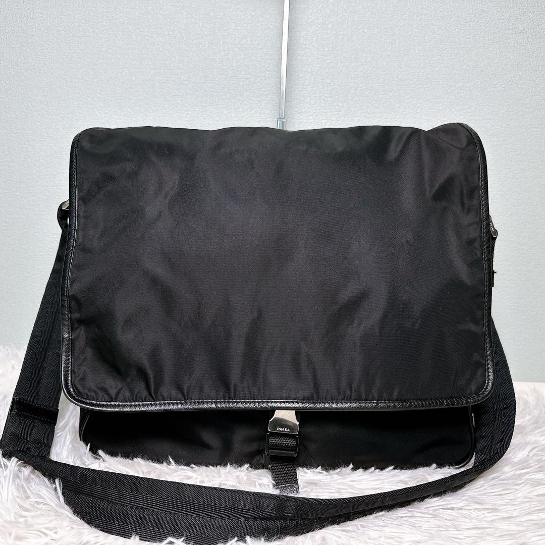 美品✨PRADA メッセンジャーバッグ