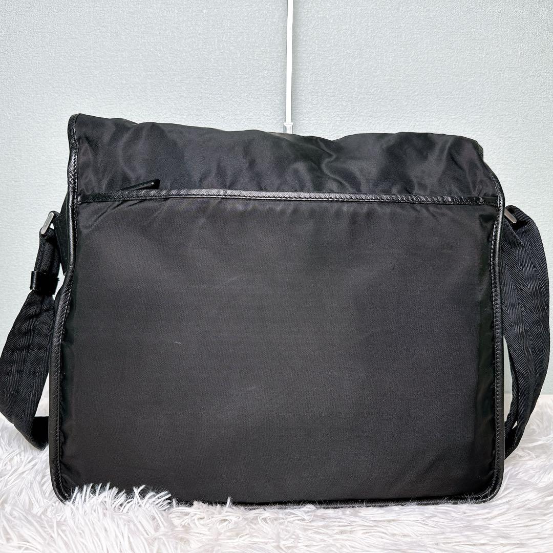 美品✨PRADA メッセンジャーバッグ