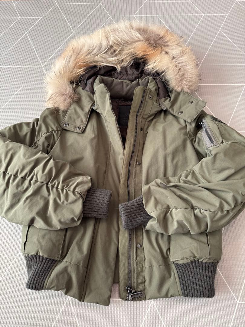 TATRAS ショートダウン　オリーブ