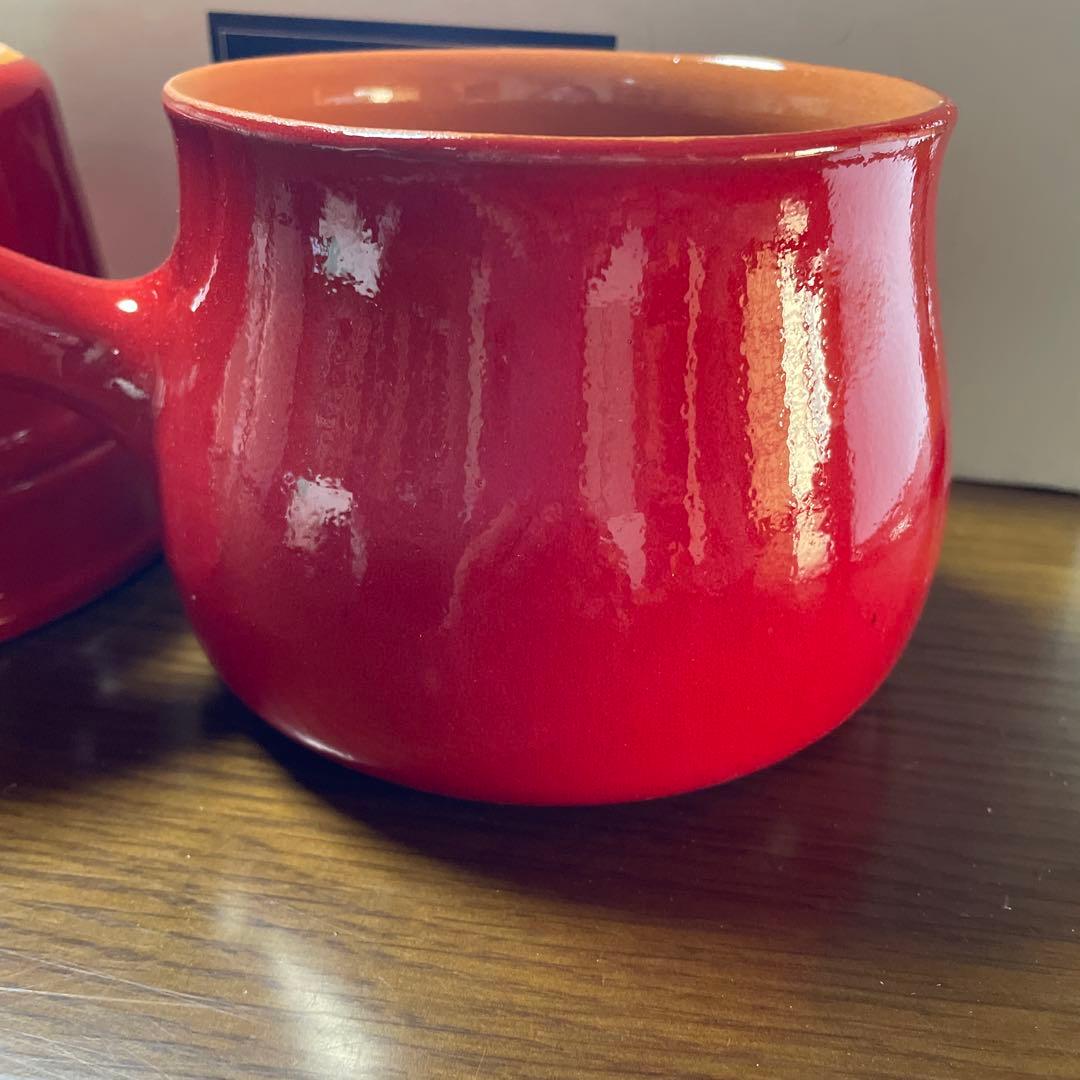 イタリア製「PIRAL（ピラル）」のフォンデュ鍋 落ち着いた赤色がとても可愛い