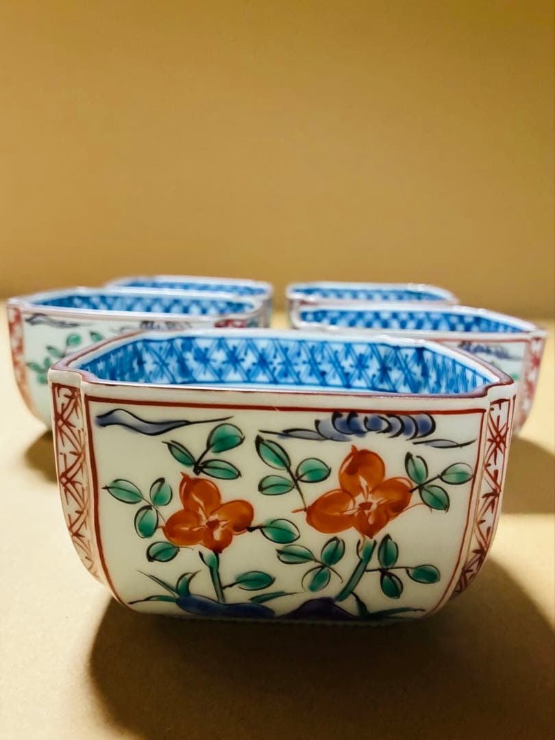 【新品】有田焼　華山萬右衛門　花柄陶器製小鉢セット　10個揃