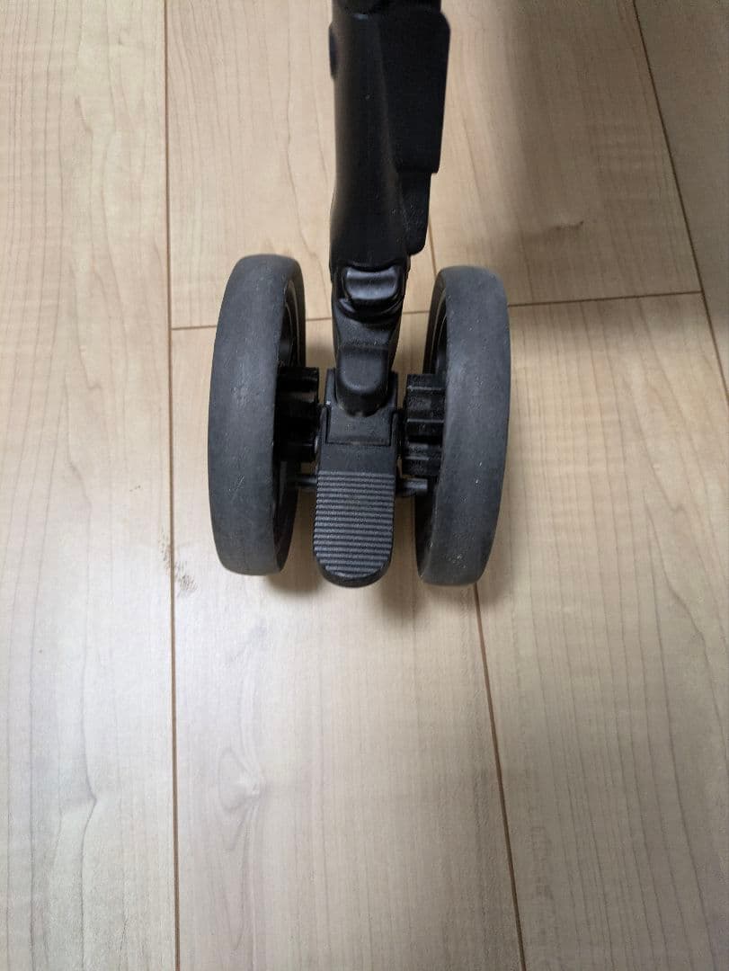 アップリカ　ラクーナクッションフリープラス　ベビーカー