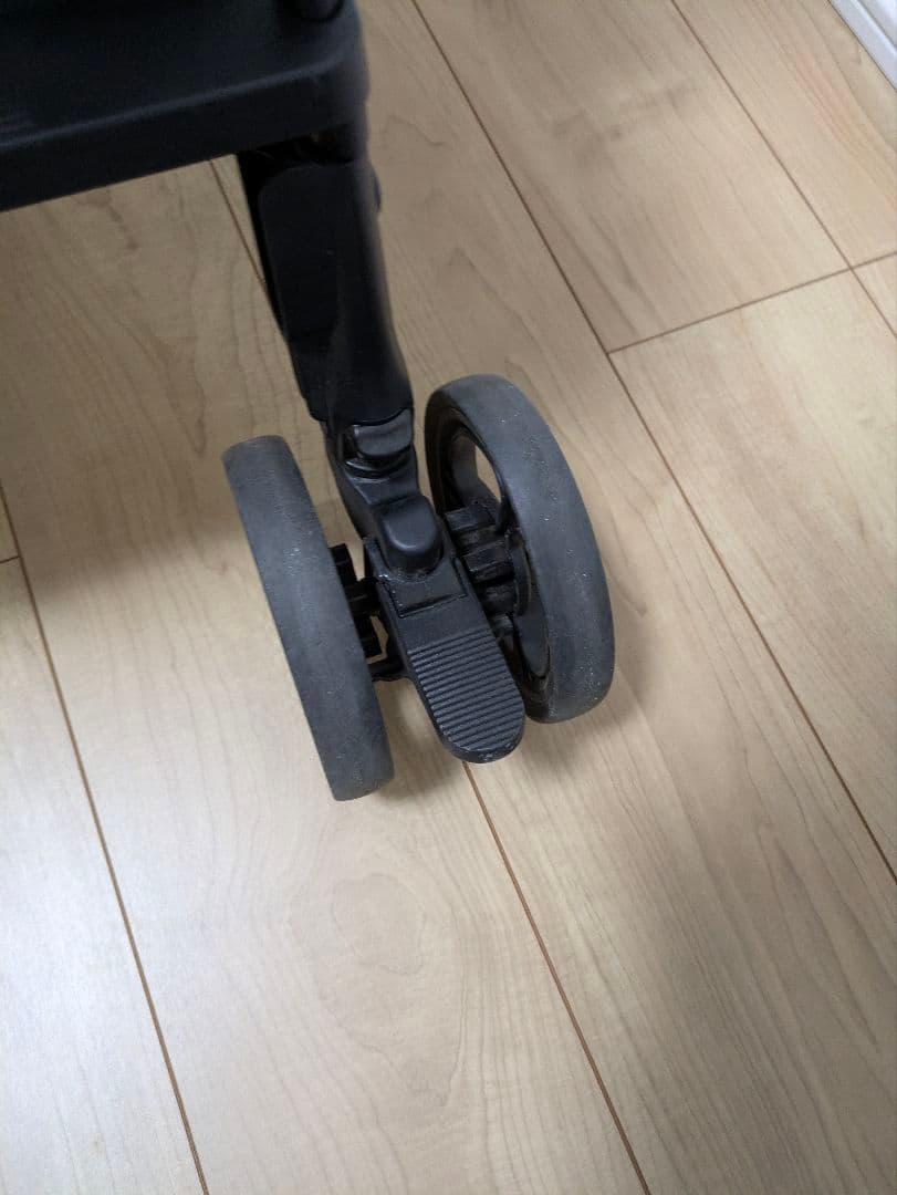 アップリカ　ラクーナクッションフリープラス　ベビーカー