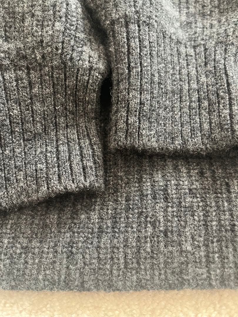 OLBIAアゼVネック プルオーバー