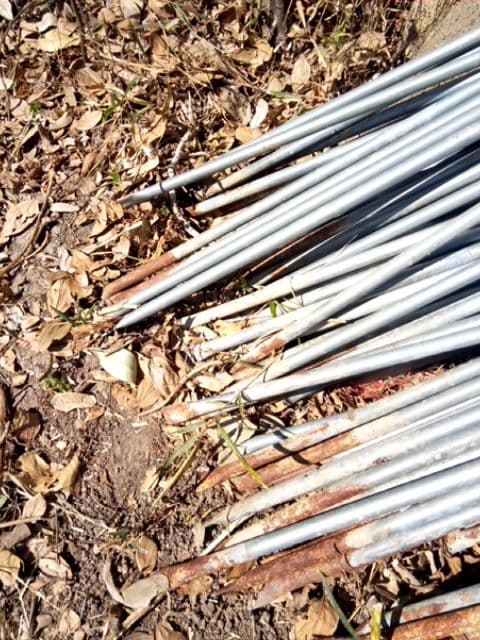 防獣パイプ　菜園の支柱としても　130本まとめて　19ミリ×150センチ