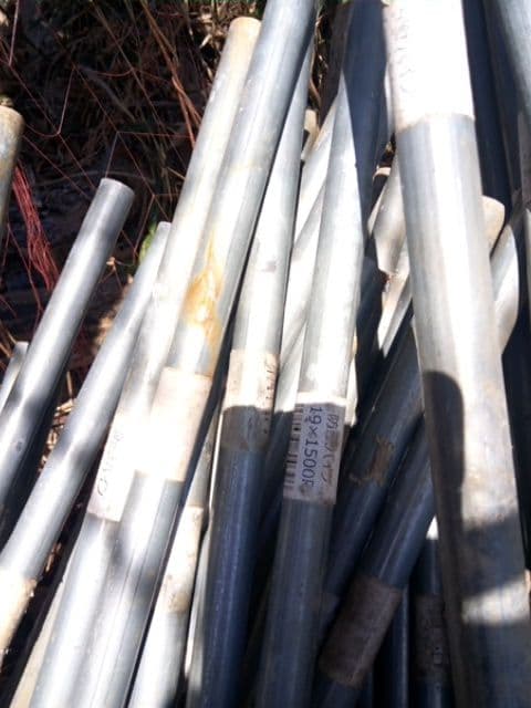 防獣パイプ　菜園の支柱としても　130本まとめて　19ミリ×150センチ