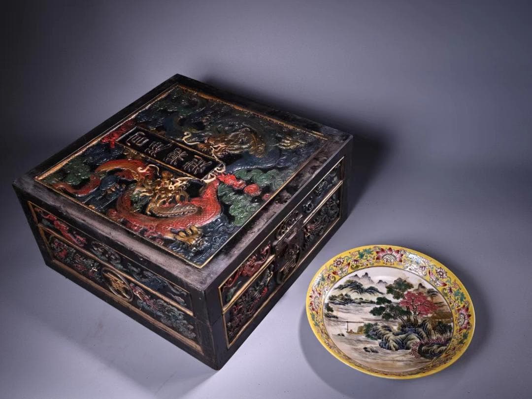 中国古美術・珍蔵粉彩・風景絵磁器の中皿・純手描き・刺繍箱付・置物・文房具・観賞皿