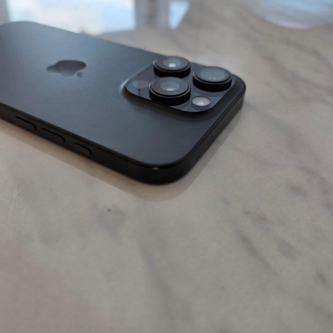 【超美品】iPhone 16Pro 256GB SIMフリー ブラックチタニウム