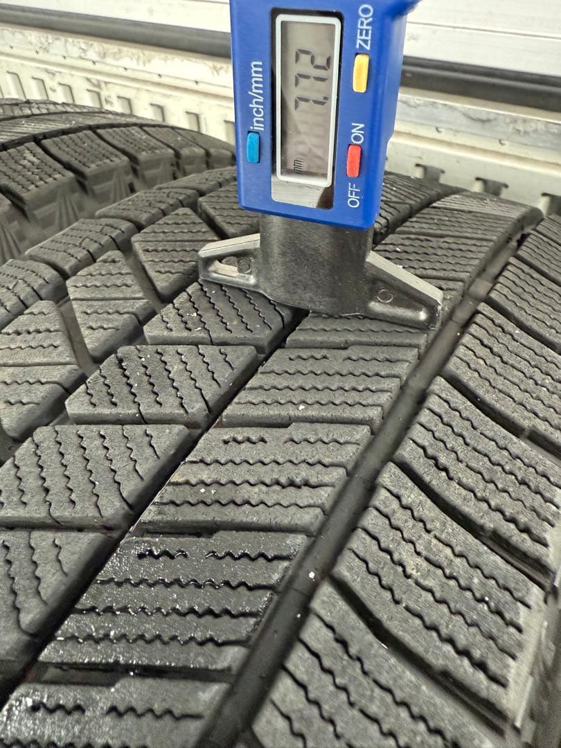 Ke-Uuブリヂストンスタッドレス195／65R15 91Q深溝