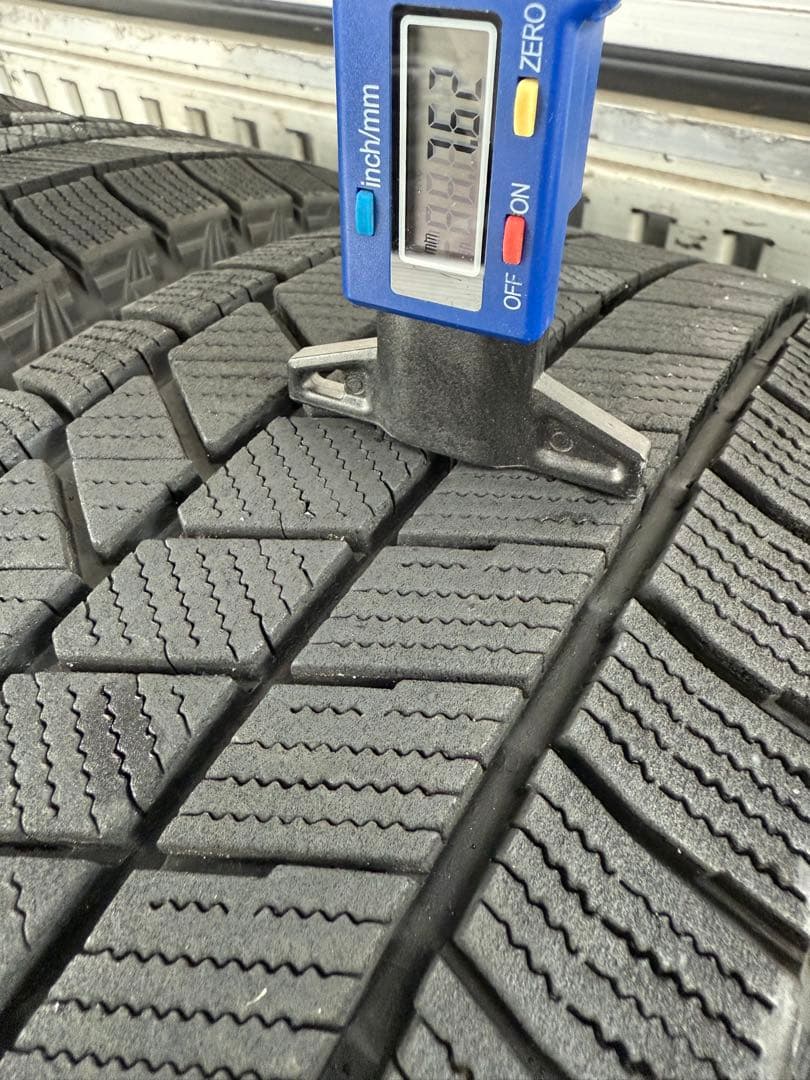 Ke-Uuブリヂストンスタッドレス195／65R15 91Q深溝