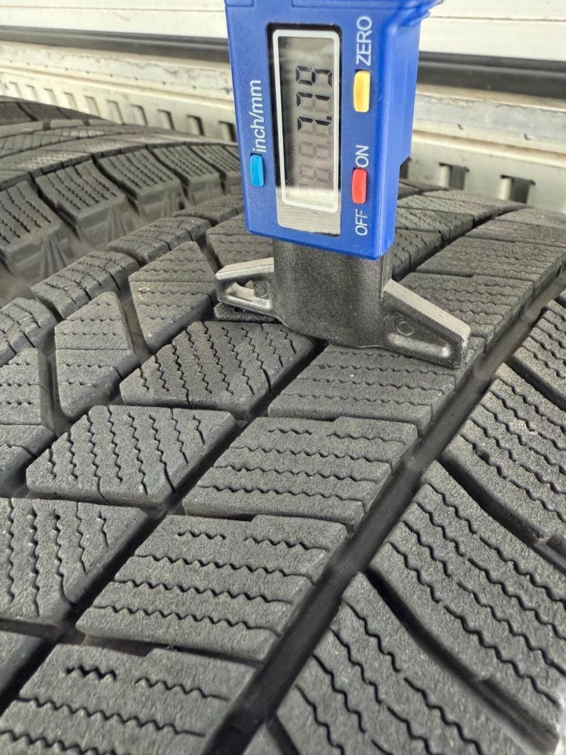 Ke-Uuブリヂストンスタッドレス195／65R15 91Q深溝