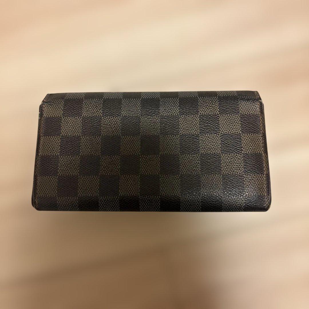 ルイ・ヴィトンのダミエ柄長財布 ダークブラウン