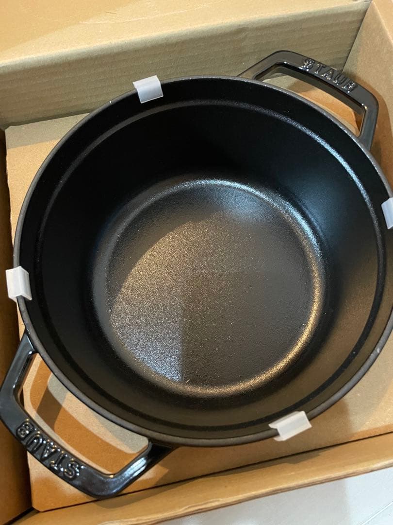 新品　ストウブ　22cm シャイニーブラック