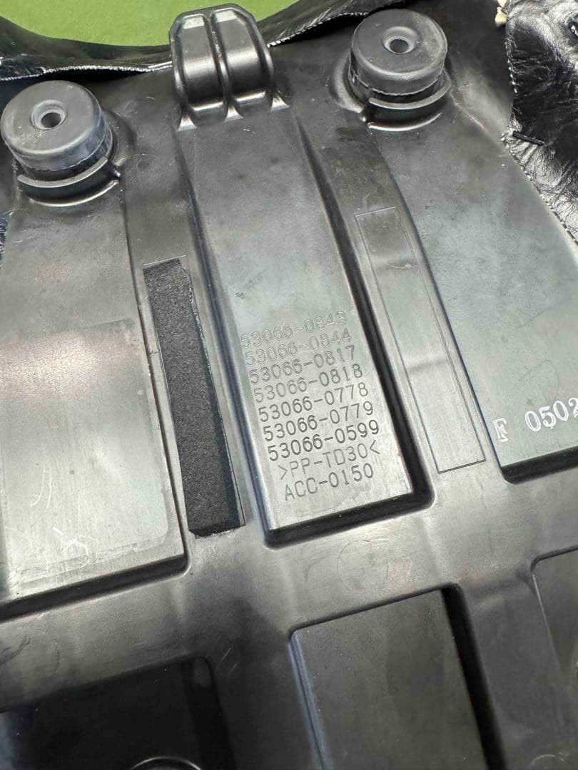 Z900RS 純正シート張り替えカスタムシート　タックロール