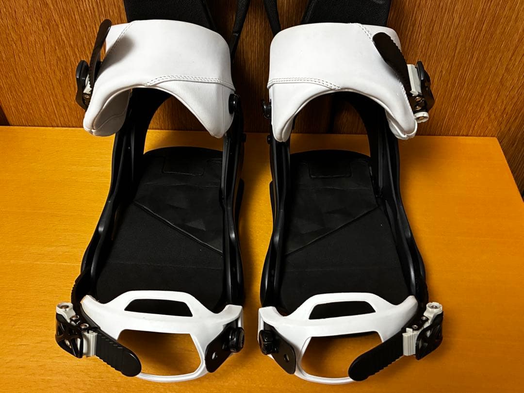 バートンBURTONバインディング【シチズン（レディースSサイズ）白×黒】キッズ