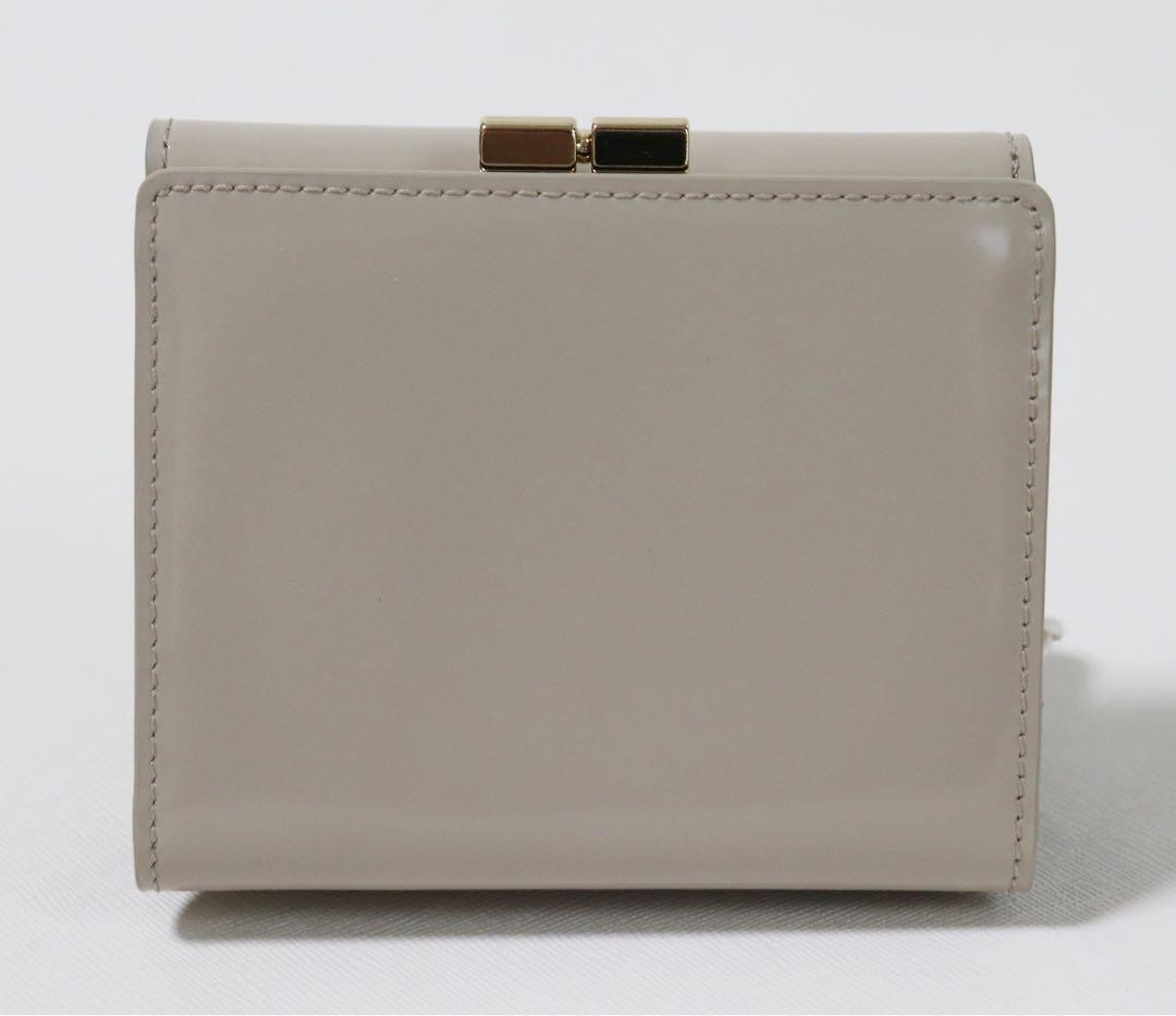 《アニエスベー》箱付未使用 イタリア製素材 エナメルレザー がま口2つ折り財布