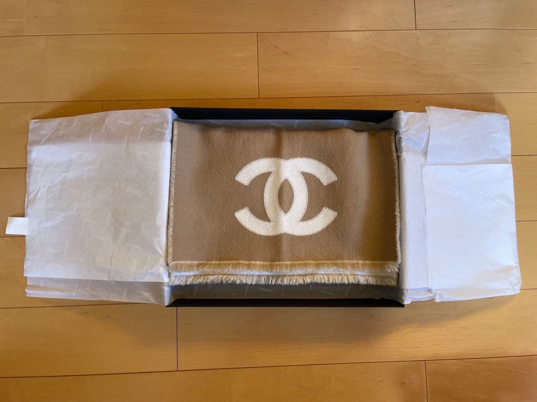 CHANEL ベージュ ロゴマフラー【最終値下げ】