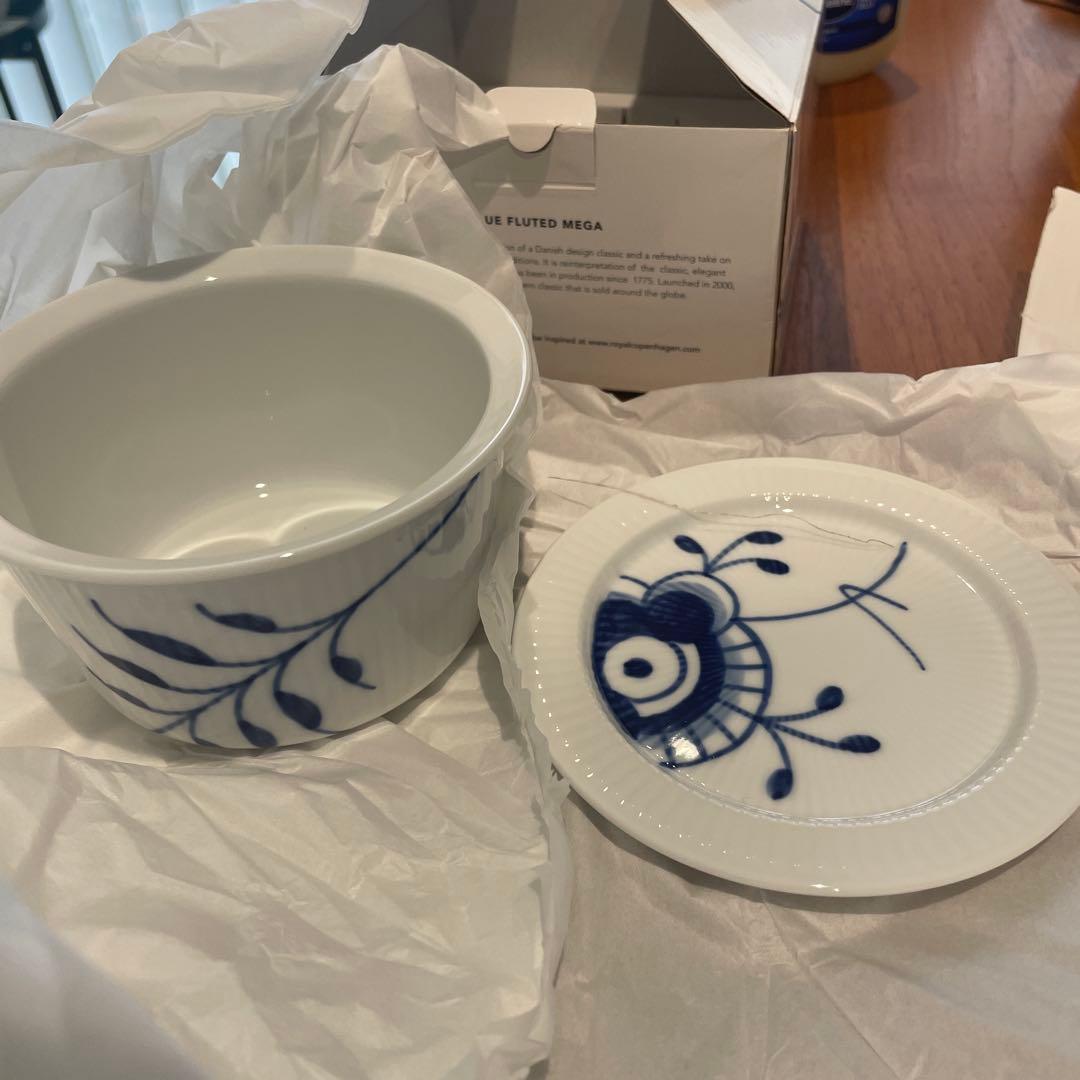 ロイヤルコペンハーゲン　蓋付きボウル　Blue Fluted Mega