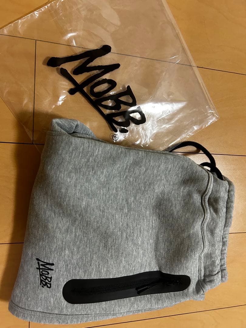 MOBB グレー スウェットパンツ サイドポケット付き